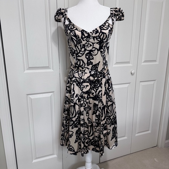 Tracy Reese Dresses & Skirts - Tracy Reese 100% Silk Cap Sleeve V Neck Drop Waist Belted Midi Dress Black Ivory